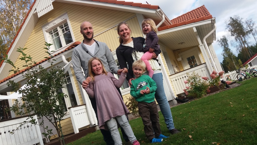 En glad familj i Ingå © Benjamin Lundin