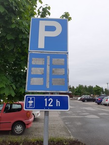 Skylt som berättar om tidsbegränsad parkering.